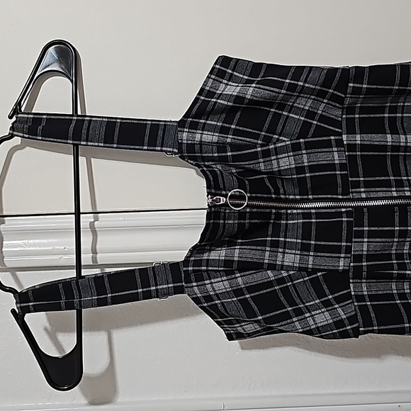 Dress - Picture 2 of 7